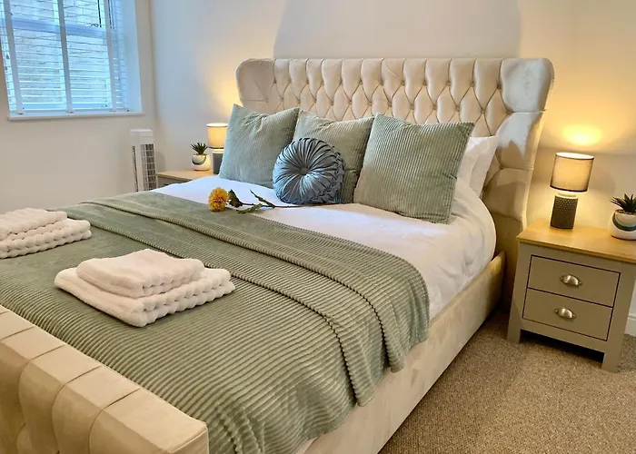 Modern, Luxurious Two Bedroom Apartment