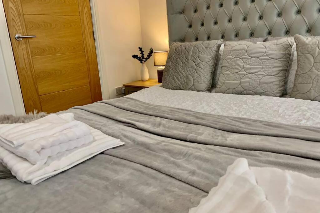 Modern, Luxurious Two Bedroom