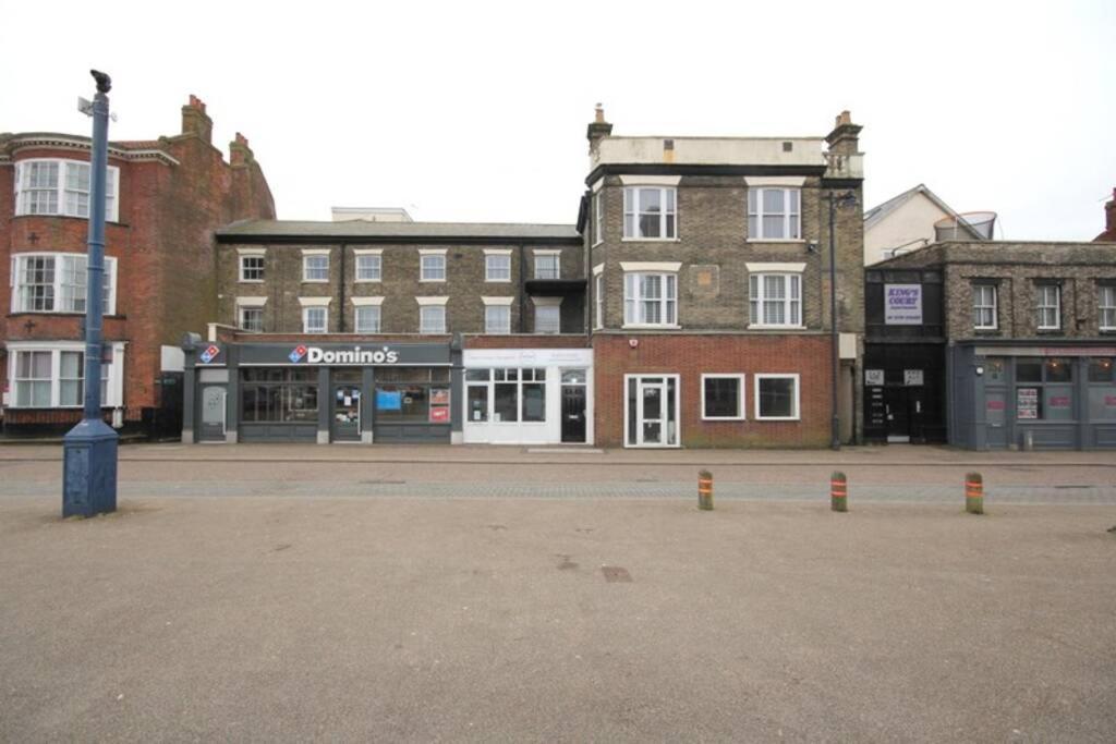 Modern, Luxurious Two Bedroom Apartment Great Yarmouth